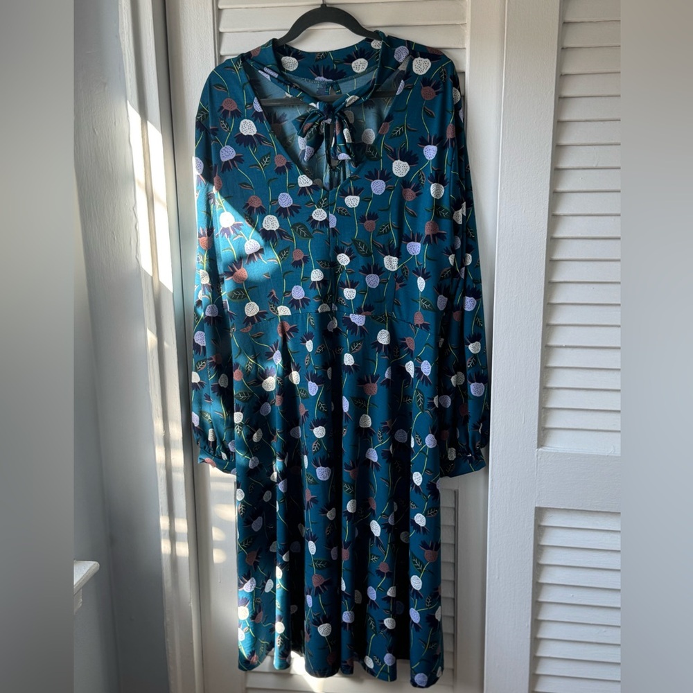 {Eloquii} long sleeve size 22 flower dress